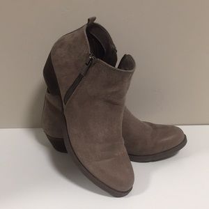 Brie Taupe Booties!